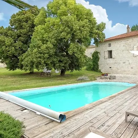 En Pierres Avec Piscine Chauffee Privee Nyaraló Belmontet